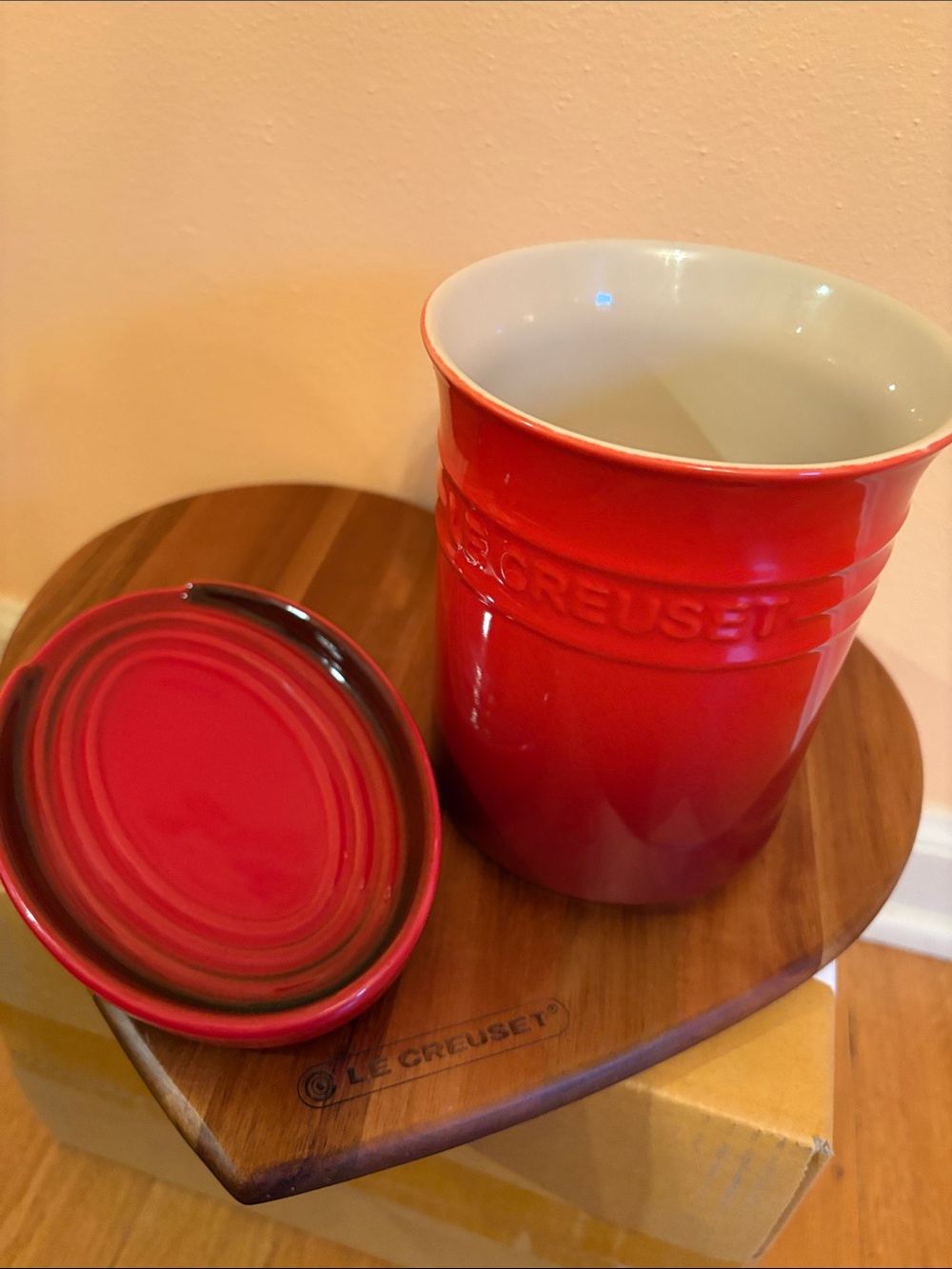 Le Creuset Stoneware Utensil Crock with Spoon Rest - Picture 5 of 10